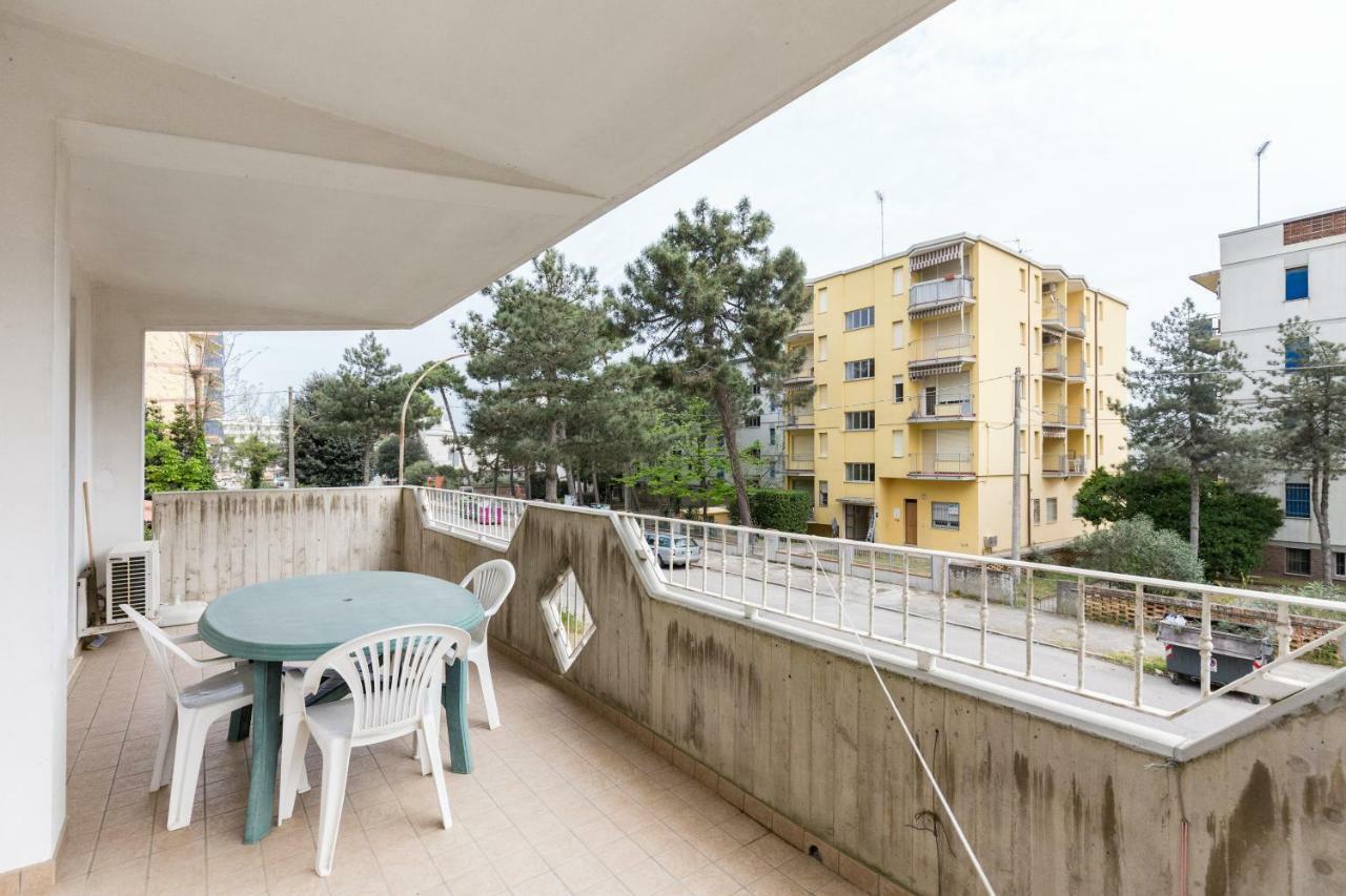 Sirena Apartments Llido Degli Estensi Exteriör bild