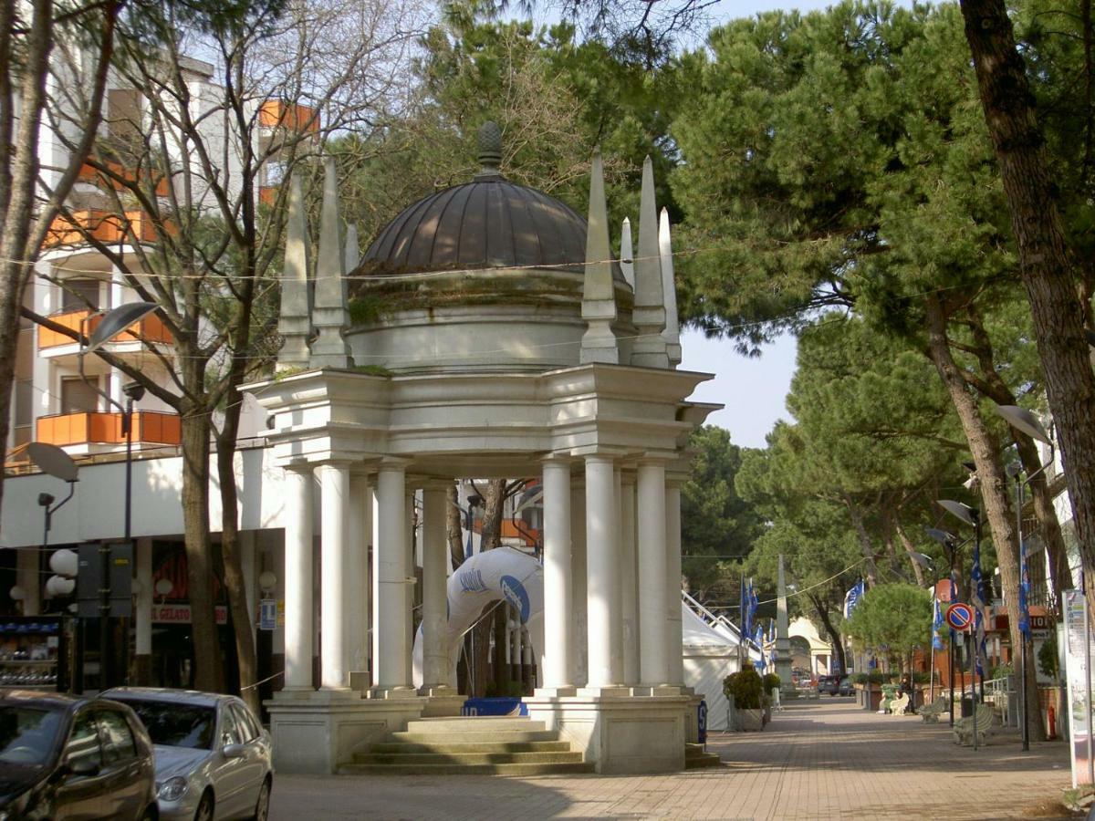 Sirena Apartments Llido Degli Estensi Exteriör bild