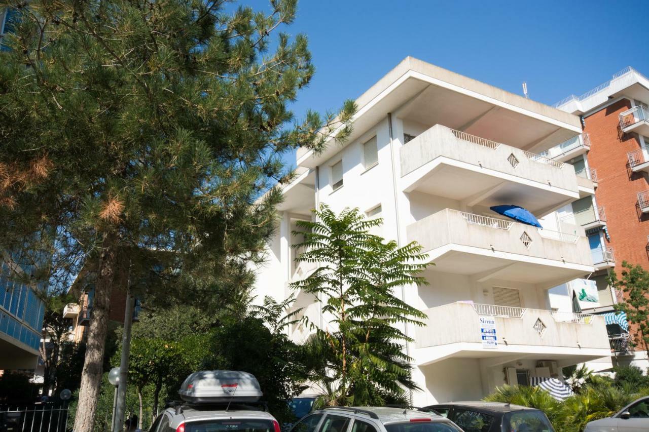 Sirena Apartments Llido Degli Estensi Exteriör bild